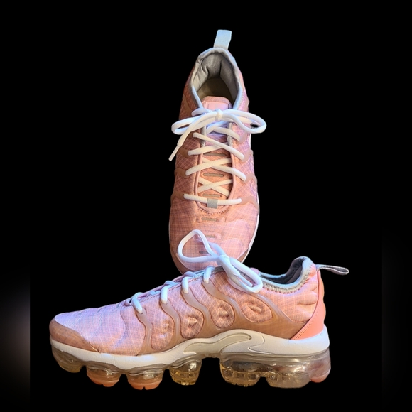 Nike Shoes - Nike air vapormax plus size 5.5 pink shoes